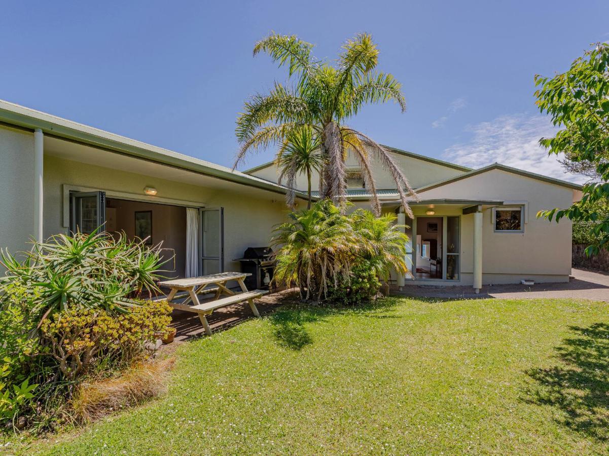 Chucks Retreat - Opito Bay Holiday Home Whitianga Exterior photo