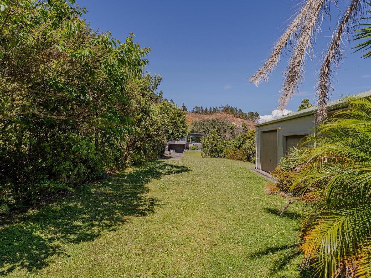 Chucks Retreat - Opito Bay Holiday Home Whitianga Exterior photo